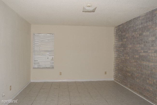 Building Photo - 1 br, 1 bath Apartment - 3112 8th Ave Apt D