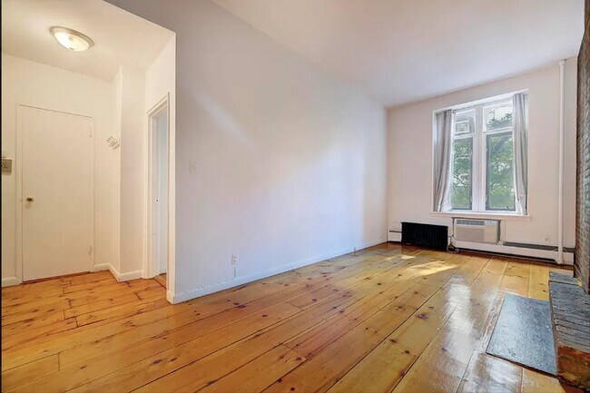 Foto del edificio - 106 E 30th St