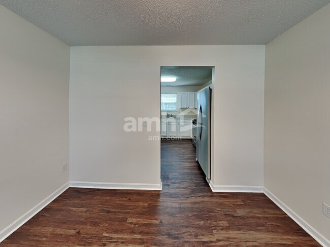 Foto del edificio - 4104 Hunters Trail Dr