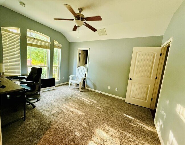 Building Photo - 209 Monahans Dr