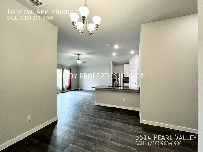 Foto del edificio - **3 Bed, 2 Bath Home Located in South San ...