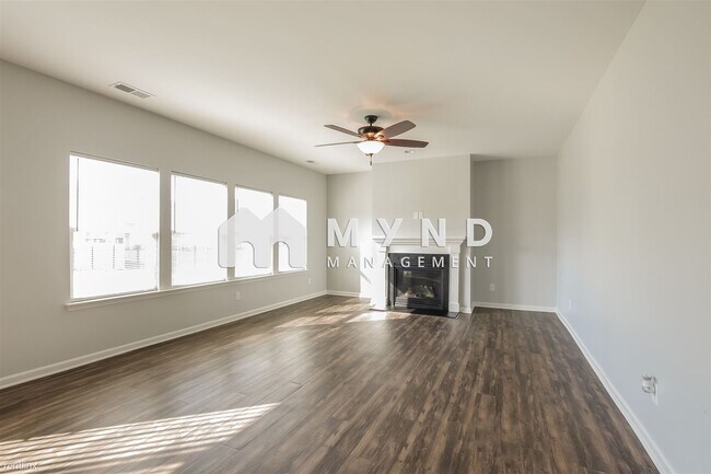 Building Photo - 3 br, 2.5 bath House - 1595 Tundra Ln