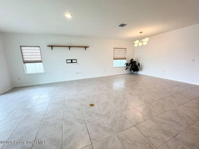 Foto del edificio - 2412 Carrick St