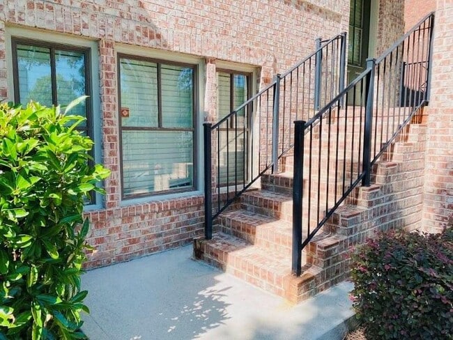 Building Photo - 836 Red Hart Ln