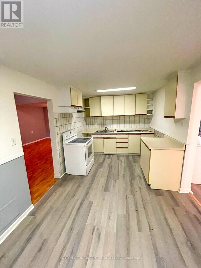 Photo du bâtiment - 26951 Kennedy Rd