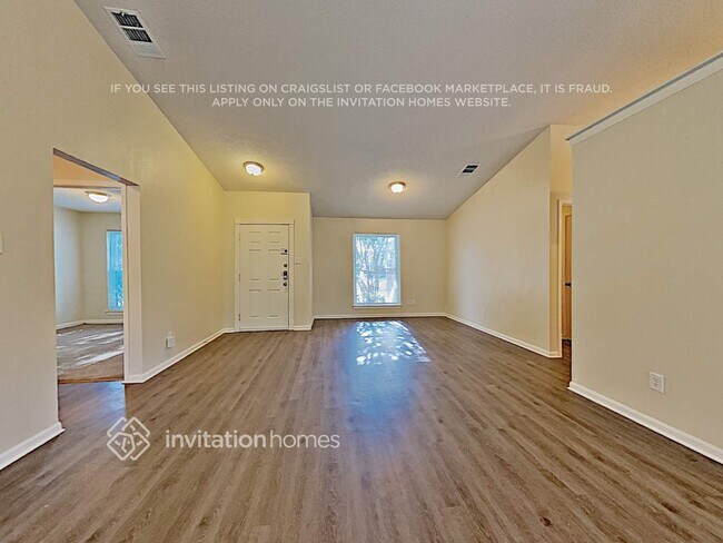 Foto del edificio - 5345 Colonial Dr