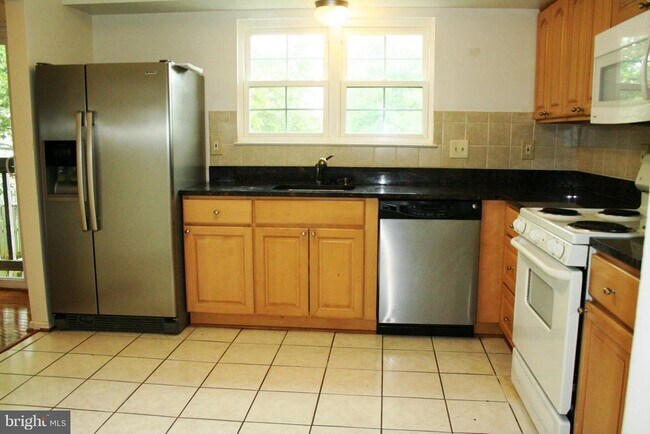 Building Photo - 9317 Broadwater Dr