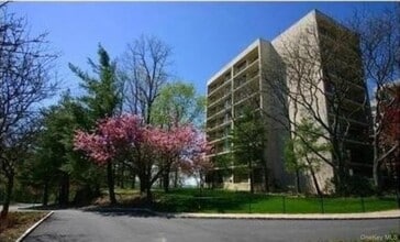 Building Photo - 150 Overlook Ave