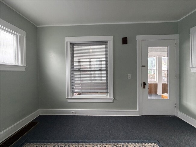 Building Photo - 3 Johnson St