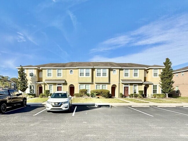 Foto del edificio - 7031 White Treetop Pl