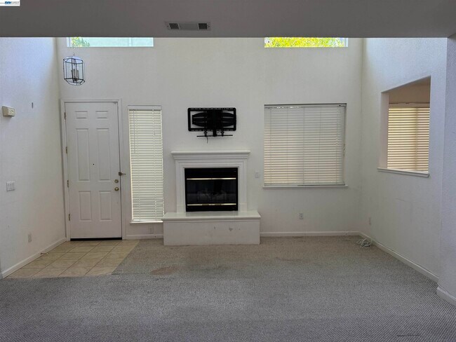Foto del edificio - 5168 Academy Rd