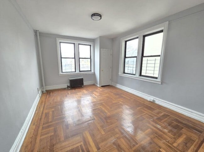 Building Photo - 160-166 Ellis Ave