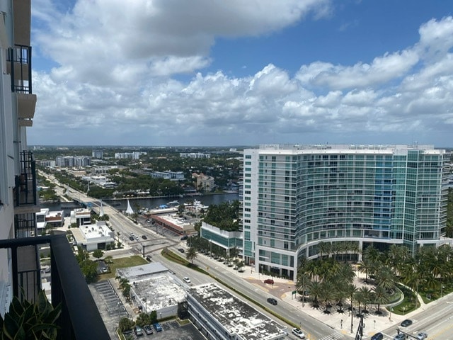 Impresionantes vistas de la ciudad y del canal intracostero. - 101 Briny Ave