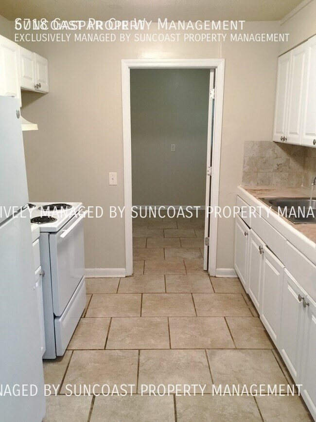 Building Photo - Apply for FREE! Updated 3BR/2BA Home for R...