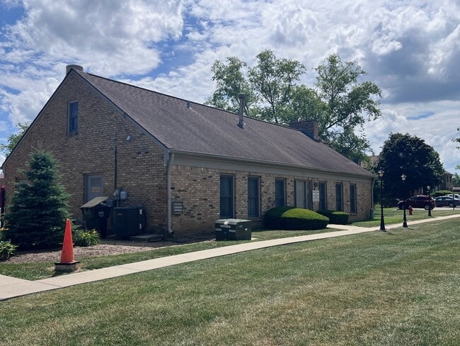 Building Photo - 1750 Fayette Walk