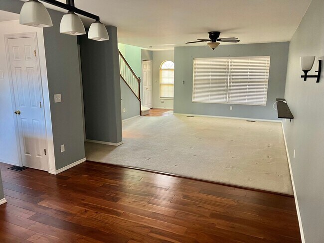 Foto del edificio - 3 Bedroom, 2.5 Bath Townhouse in Park Hampton