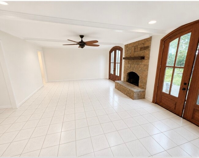 Building Photo - 6918 Marisol Dr