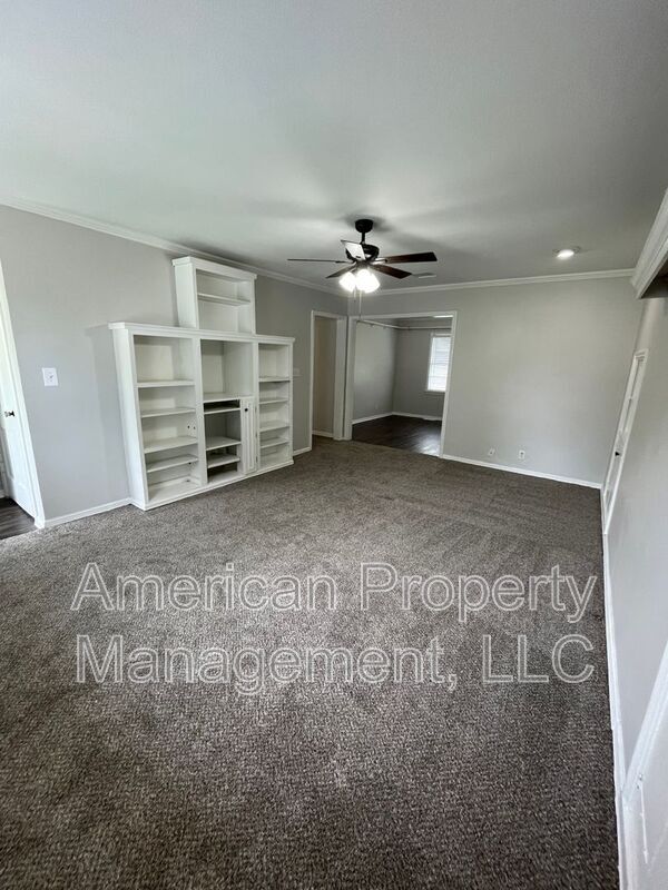 Foto del edificio - 718 N Gary Pl