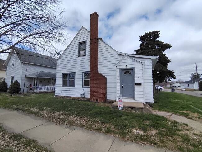 Building Photo - 340 W 3rd St