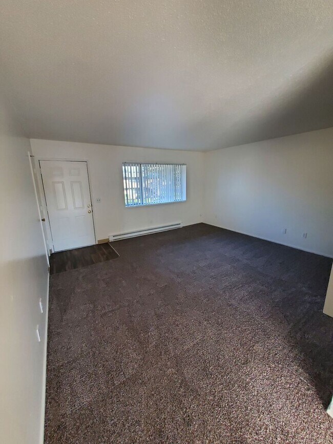Foto del edificio - 3930 Iberis St NE