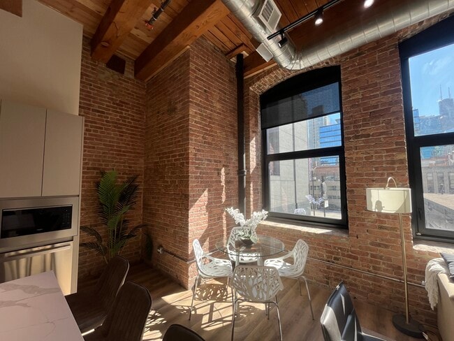 Building Photo - 151 W Ohio St