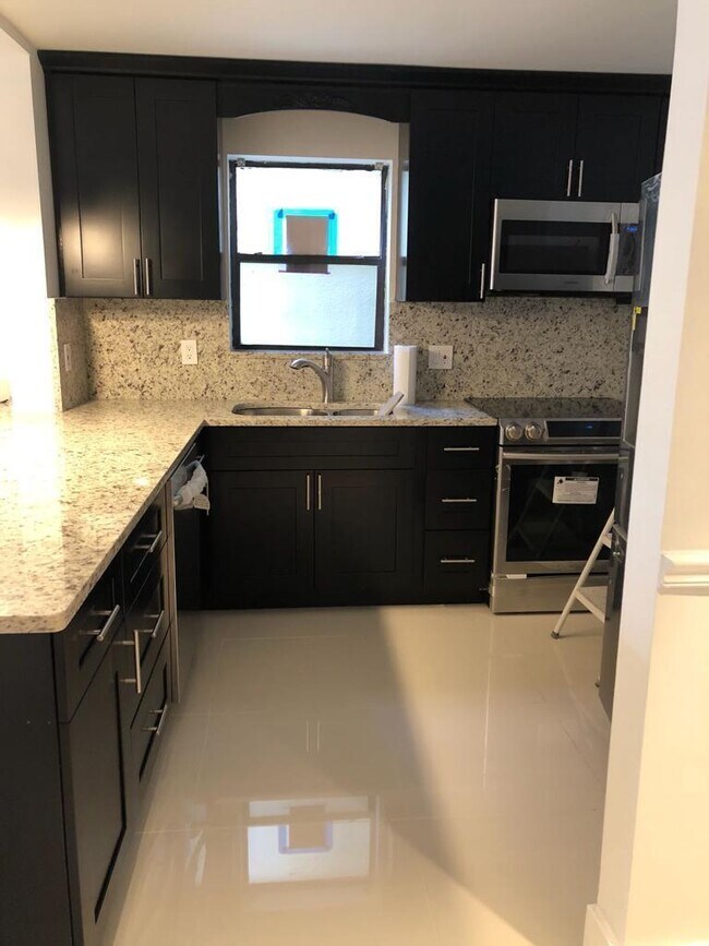 Foto del edificio - 2306 S Cypress Bend Dr