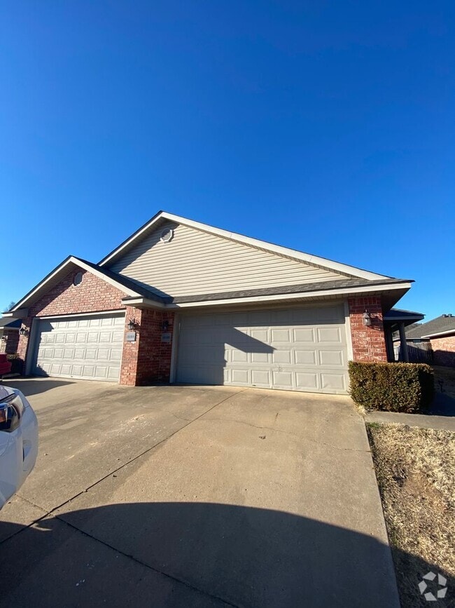 Building Photo - 1818 Wilder Ln