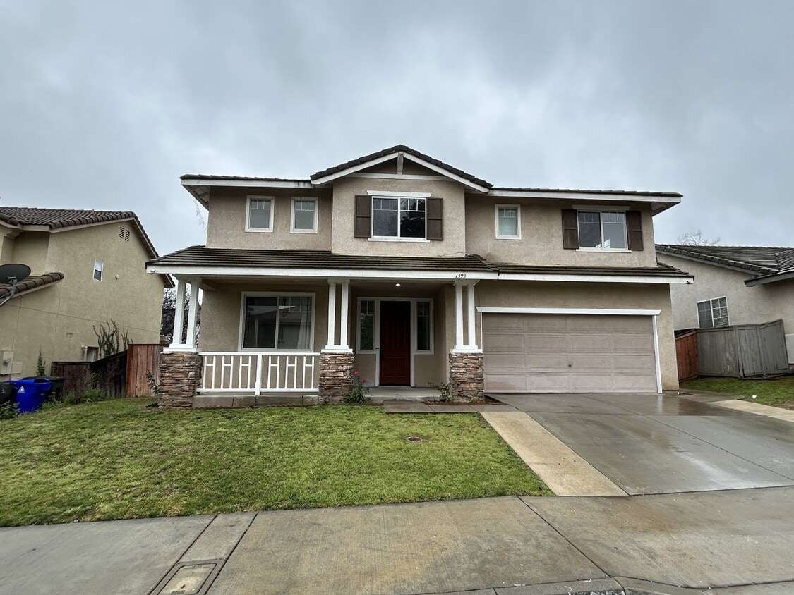 Primary Photo - Sycamore Highlands 4Bd Pool Home
