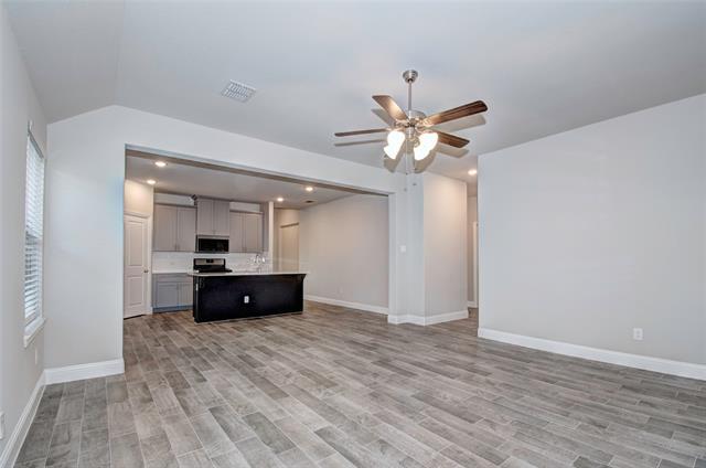 Foto del edificio - 6004 Horsetail Dr