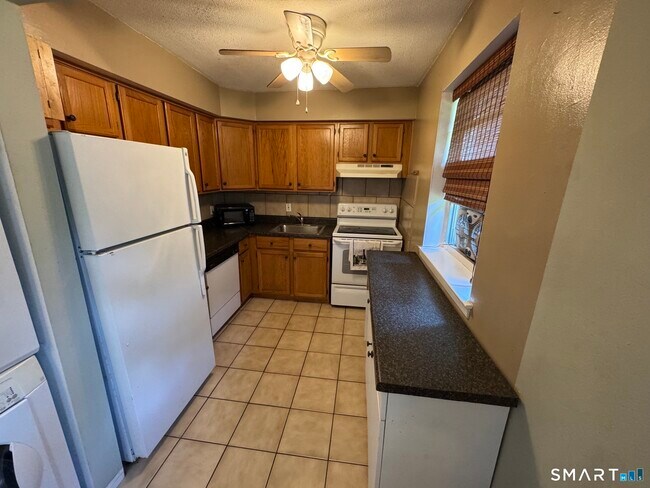 Foto del edificio - 7 Mountain Laurel Dr