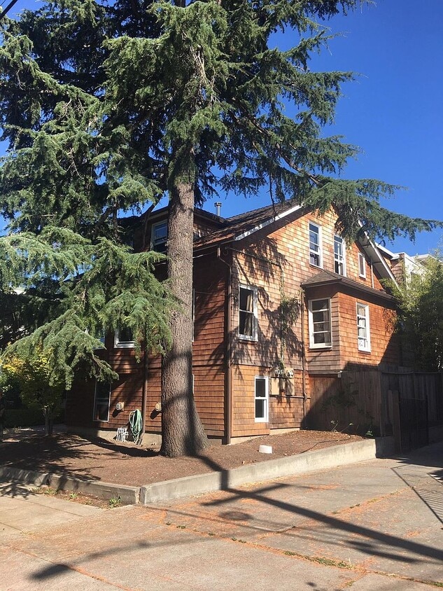 Primary Photo - 2235 Blake St