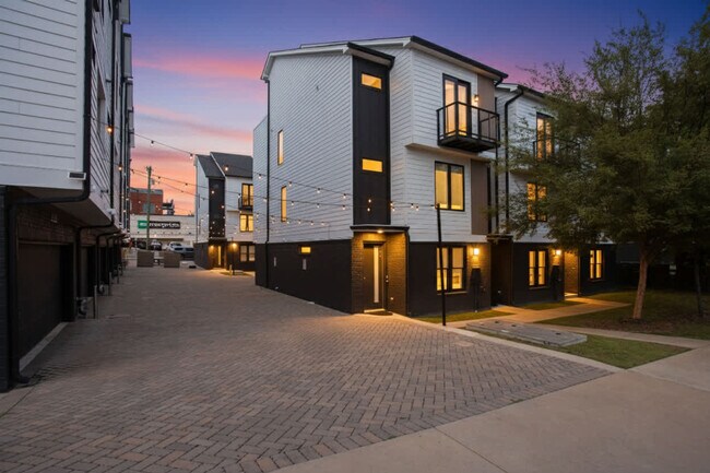 Foto del edificio - 1710 8th Ave S