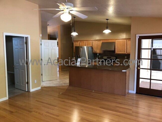 Building Photo - Four Bedroom Home in Ventana Shadows