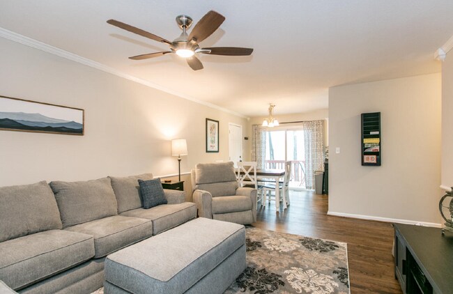 Building Photo - Arden  3 bed 2 bath ranch