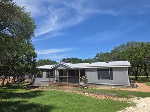 Building Photo - 464 Red Bud Ln