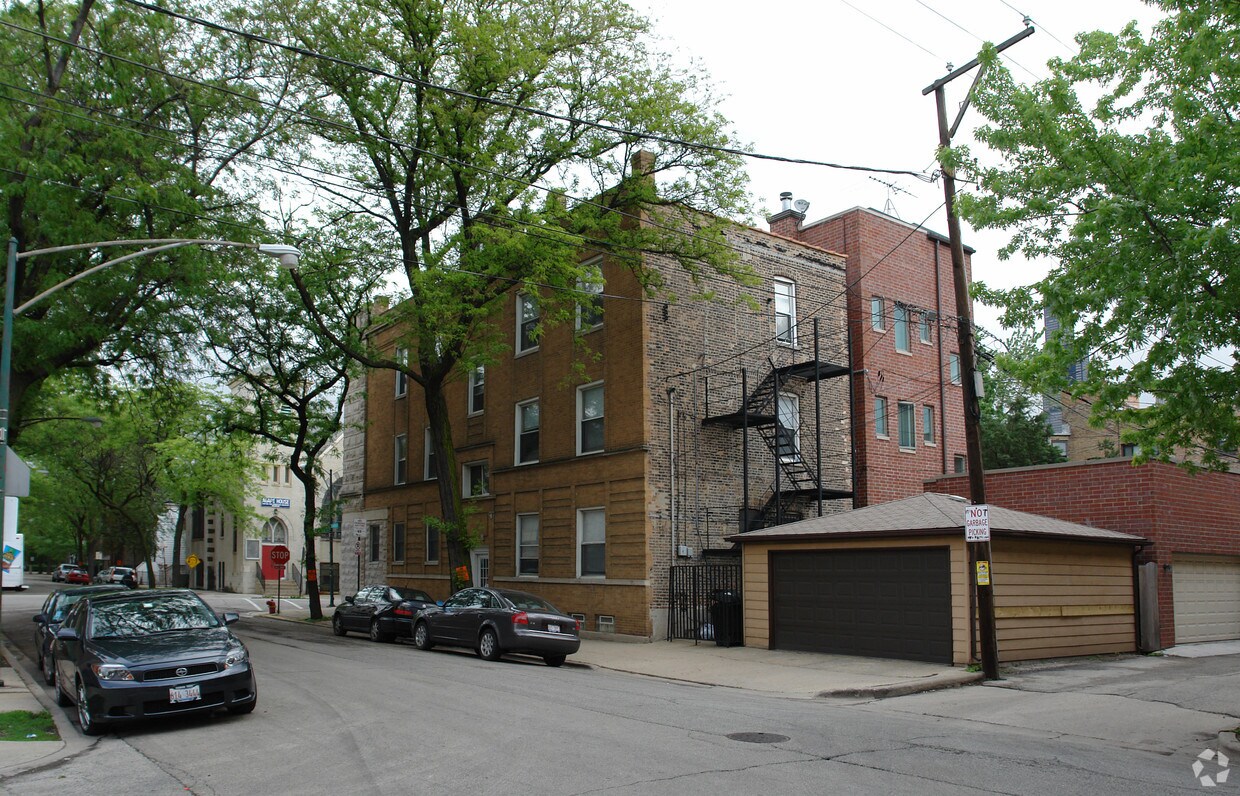 Building Photo - 1049 W Polk St