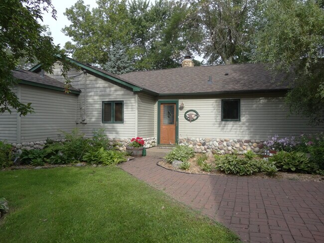 Foto del edificio - 7560 N Shore Circle North