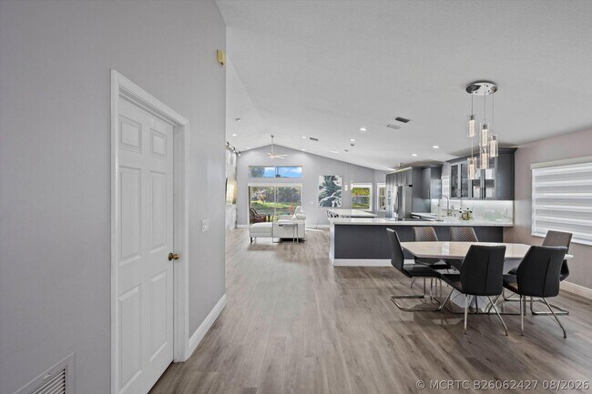 Foto del edificio - 3689 Miramontes Cir