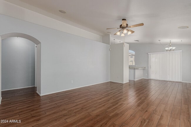 Building Photo - 4638 E Grovers Ave