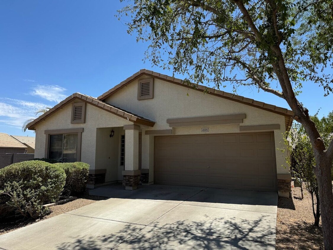Primary Photo - Beautiful Home for Rent in Goodyear!