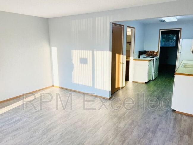 Building Photo - 1122 Lafayette St S