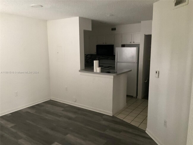 Building Photo - 2851 N Oakland Forest Dr