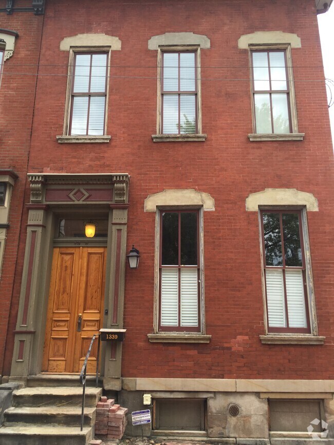 Building Photo - 1339-2 W North Ave