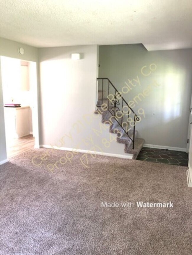 Building Photo - Large 2 Bedroom Home in Dover School District