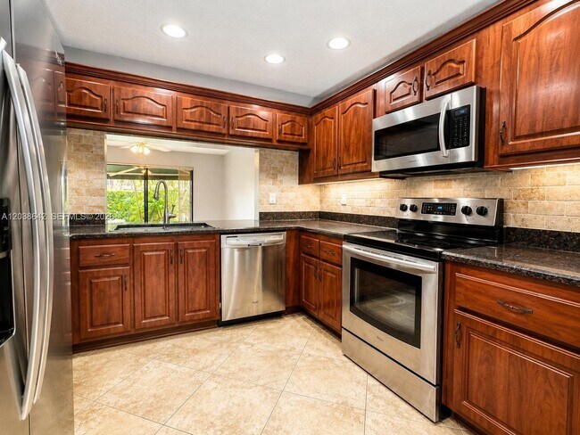 Foto del edificio - 5476 Gate Lake Rd