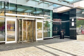 Building Photo - 386 Yonge St