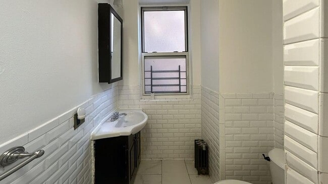 Building Photo - 208 W 260th St