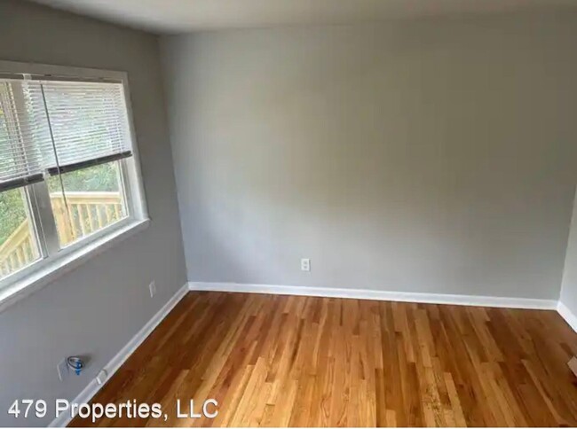 Building Photo - 2 br, 1 bath House - 830 W Caraway St
