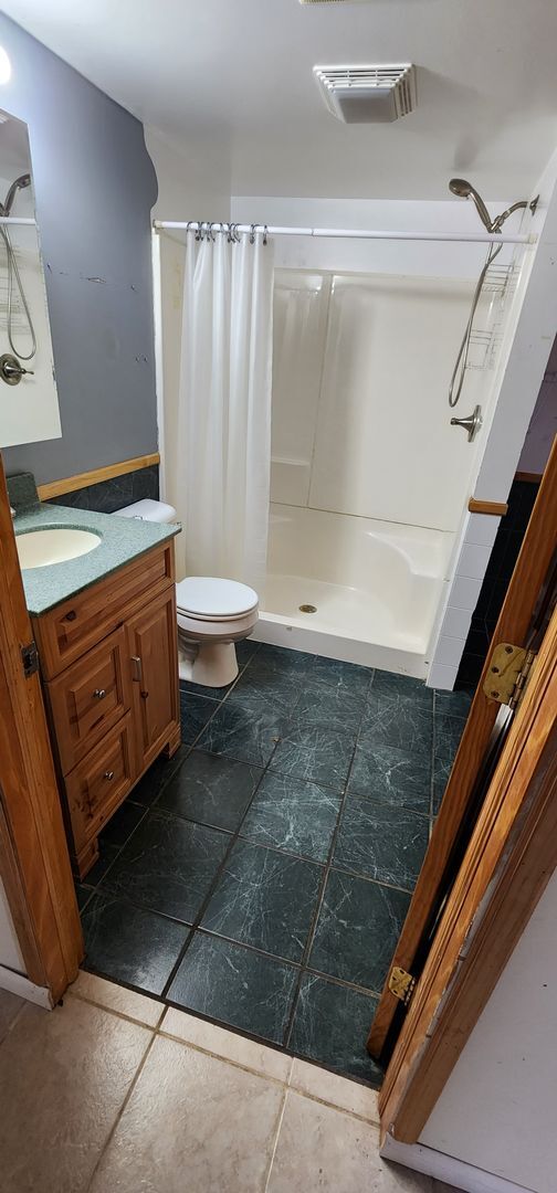 403 Hennepin St Unit 1 (Upstairs), Granville, IL 61326 Room for Rent