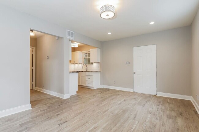 Foto del edificio - 210 Kirkwood Rd NE